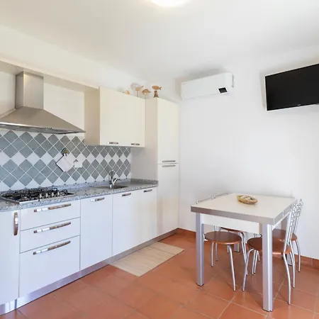 Le Essenze Di - Helloelba Apartment Lacona